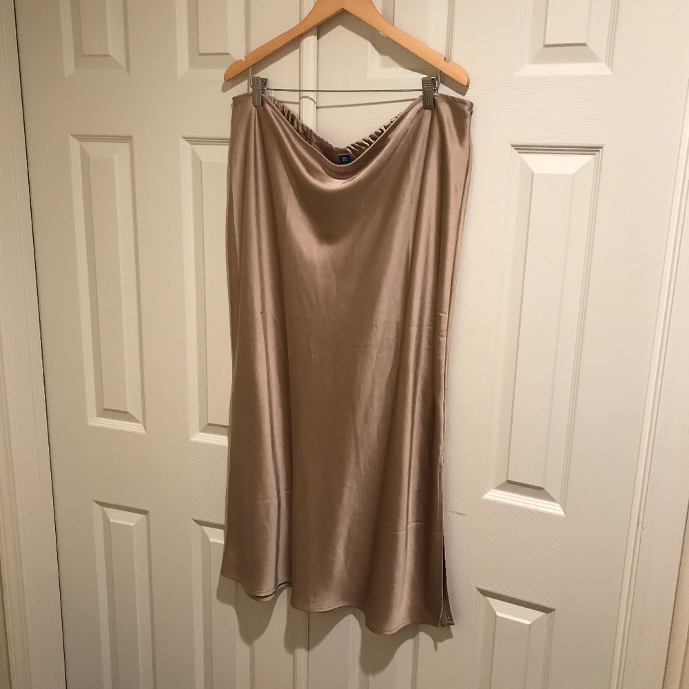 Gold satiny skirt